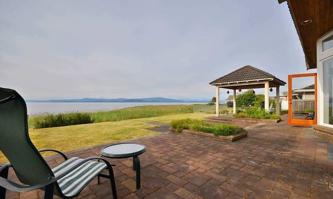 Regional District of Nanaimo Casa | Impresionante 3 Bedroom Ocean y frente a la playa French Creek Rancher en Parksville