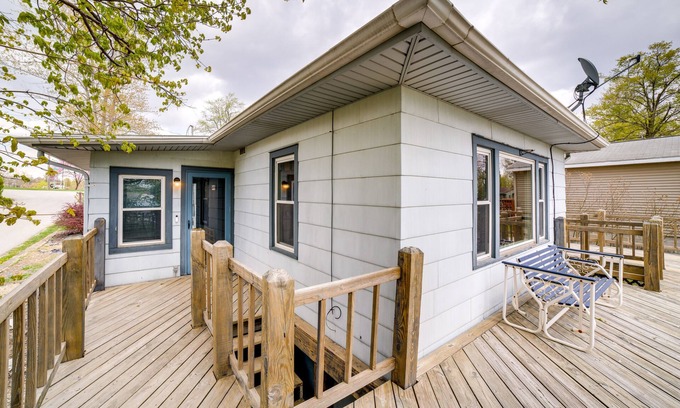 Columbia City Cabaña | Columbia City Vacation Rental w/ Lake Access
