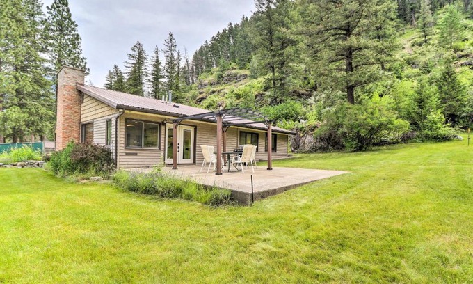 Columbia Falls Casa | Columbia Falls Home 14 Mi to Glacier Natl Park!