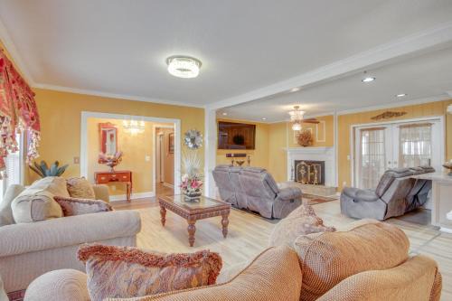 Dentsville Casa | Columbia Home Rental with Hot Tub 9 Mi to UofSC!