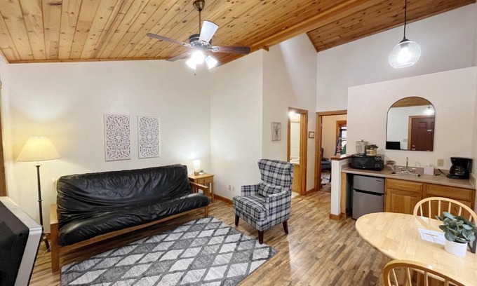 Woodland Park Cama Y Desayuno | Columbine B Cabin Suite