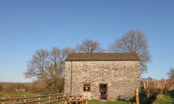 Hope Valley Cabaña | COLUMBINE BARN, pet friendly, character holiday cottage in Bradwell
