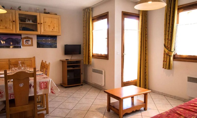 Aussois Apartamento | COM301M :Ferienwohnung in ruhiger Lage in der Nähe von kostenlosen Shuttles und Schwimmbad