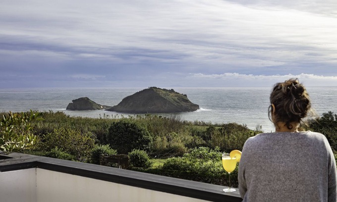 Vila Franca do Campo Apartamento | Venga y disfrute de la paz, la tranquilidad y las vistas del mar y las montañas en su comodidad.