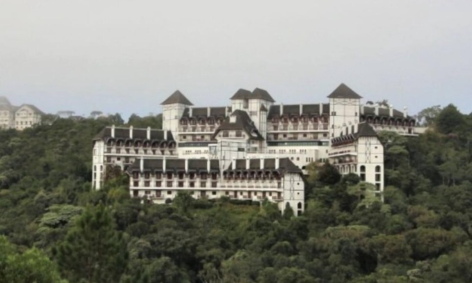 Alto do Capivari Casa | Come stay in a beautiful castle in the mountains of the Jordan countryside