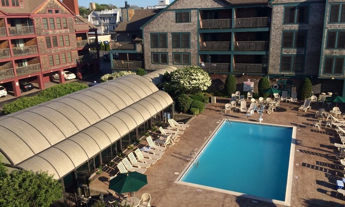 Yachting Village Apartamento | ¡Ven a celebrar la primavera en Newport!