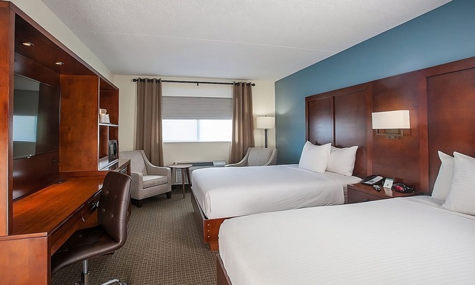 Tusayan Hotel | Come Create Memories w/ Fun-filled Adventures at this Paradise! Outdoor Pool