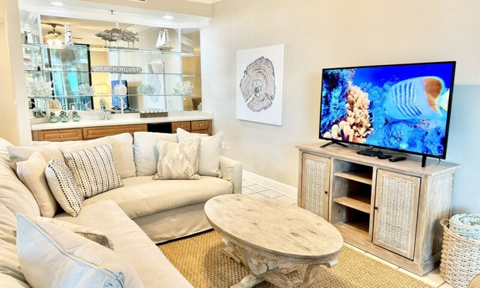 Orange Beach Condominio | Come Dip Your Paws In The Water! Elite Pet Friendly Condo On Ground Floor