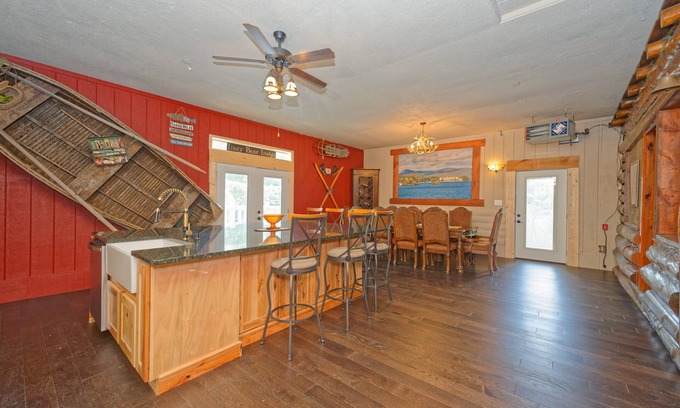 Lake George Cabina | Come & Enjoy the Newly Remodeled "Lazy Bear Lodge"