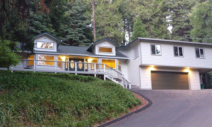 Pollock Pines Casa | ¡Ven a escapar! montañas, lagos, ríos, Apple Hill, vino, nieve, esquí, caminata, ¡relájate!