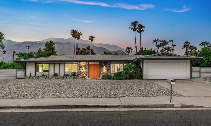 Sunrise Vista Chino Casa | Come Fly With Me - Palm Springs