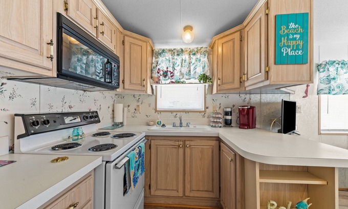 Iona Casa | Come get lost in Southwest Florida's paradise!