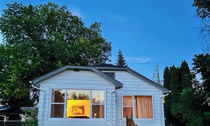 St. James Casa | Come in a large group/Sleeps 14/5 TVs