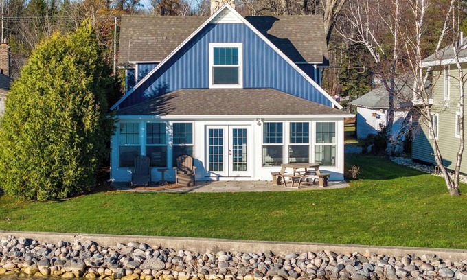 Oden Casa | Come Make Memories at the Blue Bird Lake House!
