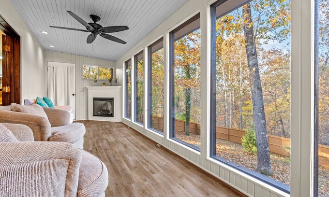 Bella Vista Casa | ★Come. Sit. Stay. Play.★ ☼SUNROOM☼ ♥MTB GOLF LAKE♥