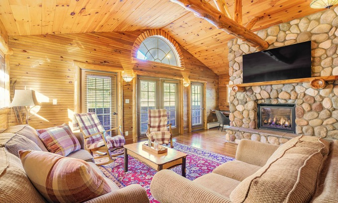 North Creek Condominio | Come stay at Alpine Lodge for amazing views!