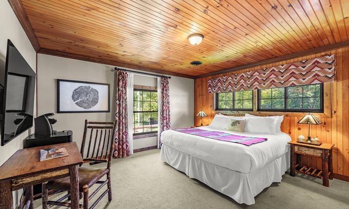 Eagle Bay Condominio | Come stay at Great Pines for amazing views!