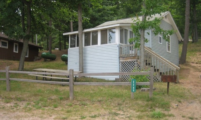 Mayfield Cabaña | Relajante Cottage en Arbutus Lake - Gran pesca y natación!