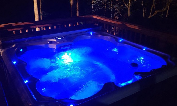 Clarkesville Cabaña | Come stay on the farm! King Bed Hot tub minutes from Alpine Helen GA