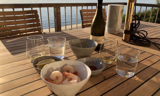Wellfleet Casa | Come vacation at this beautiful five-star home, right on the beach!
