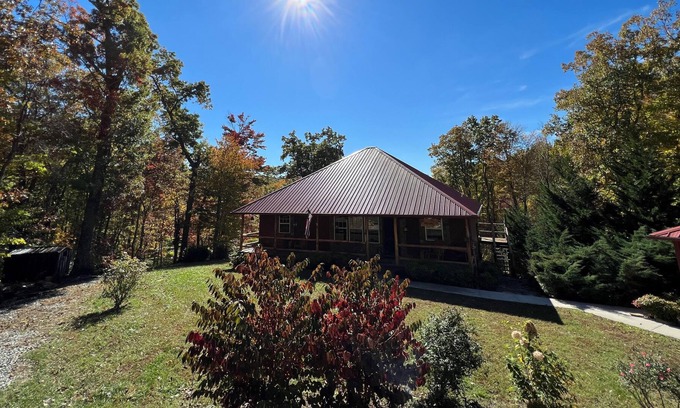 Spencer Casa | Come visit our various State Parks, Waterfalls, Hiking & FirePit nights!