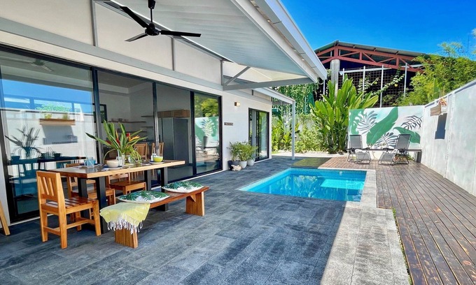 Uvita Casa | Come visit Villa Uvita, centrally located in the heart of town.