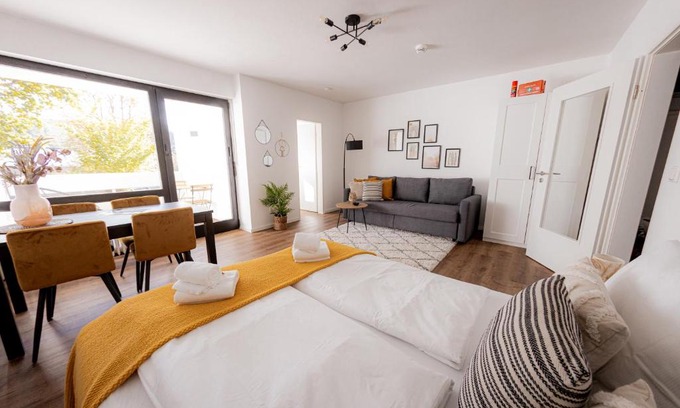 Passau Apartamento | Come4Stay Passau - Apartment Seidenhof I voll ausgestattete Küche I Balkon I Badezimmer