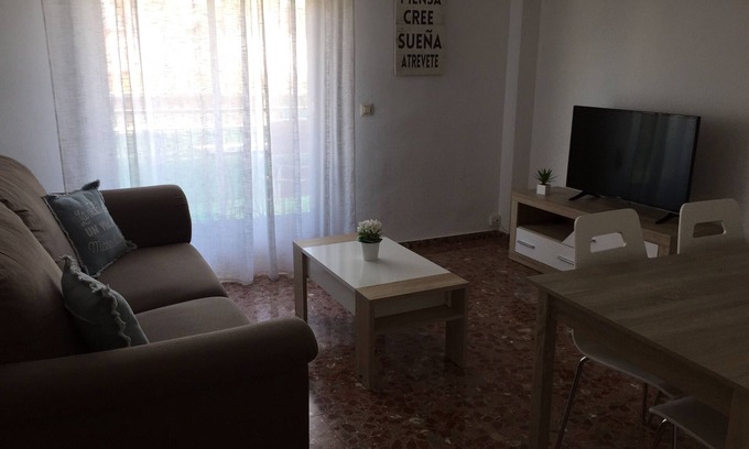 San Vicente del Raspeig Condominio | Confortable piso de cuatro dormitorios cerca de la playa