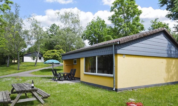Saarburg Casa | Comfort 4-person children's bungalow in the holiday park Landal Warsberg