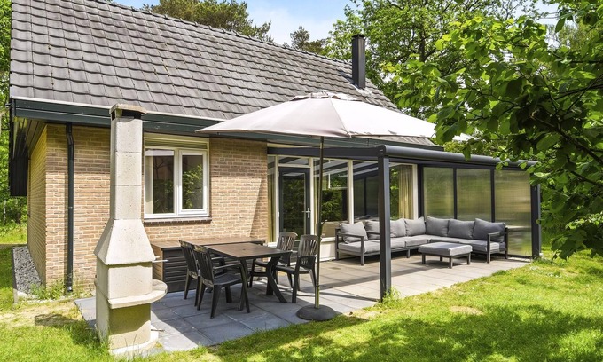 Nieuw-Milligen Casa | Comfort 8-person bungalow in the holiday park Landal Rabbit Hill