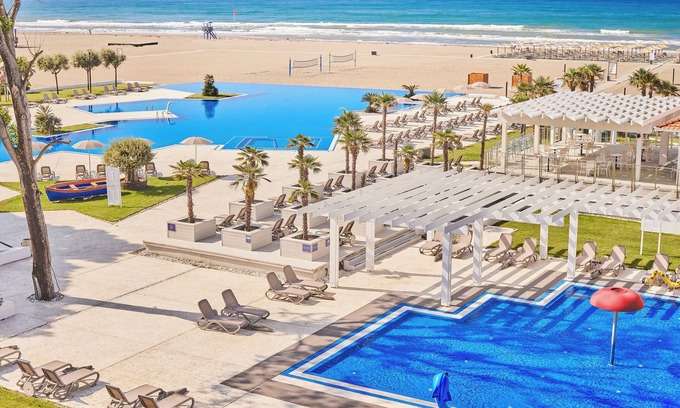 Ulcinj Hotel | Comfort and Convenience! 2BR Suite w/ Swim-up pool! Playground & Tennis Courts