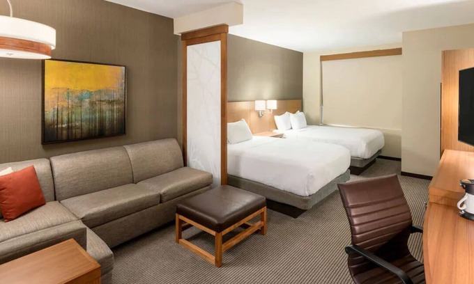Greenville Downtown Hotel | Comfort and Convenience in Downtown Greenville! 3 Large Units, Pet Friendly!