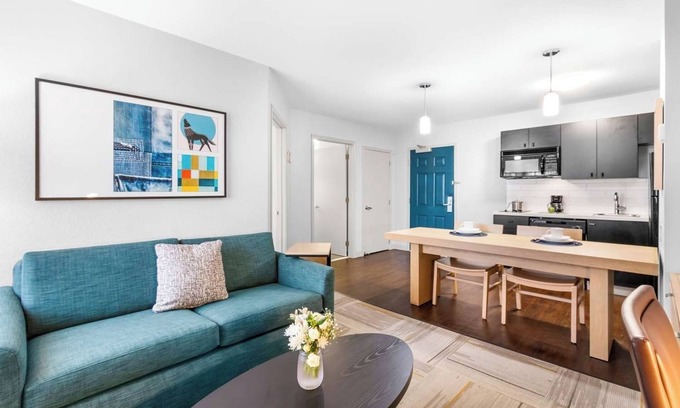 East Congress Hotel | Comfort and Relaxation! 3 Convenient Units, Pet-Friendly, Near O Henry Museum