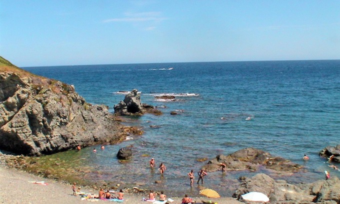 Llanca Apartamento | Confort y tranquilidad, a 50 metros del mar, a 200 metros de la playa y Puerto