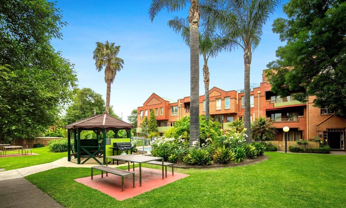 Fitzroy Hotel | Comfort Apartments Royal Gardens