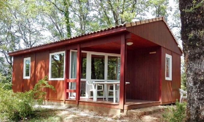 Saint-Cirq-Lapopie Chalet De Esquí | COMFORT CHALET IDEAL FOR 1 FAMILY WITH 3 CHILDREN OR 2 COUPLES (2)