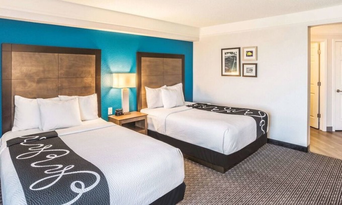 Ahwatukee Foothills Casa | Comfort & Convenience, 2 Sleek Units, Free Breakfast, Free Parking, Pool