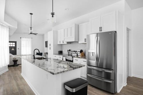 Holy Cross Casa | Comfort & Convenience in Circle City Family Home