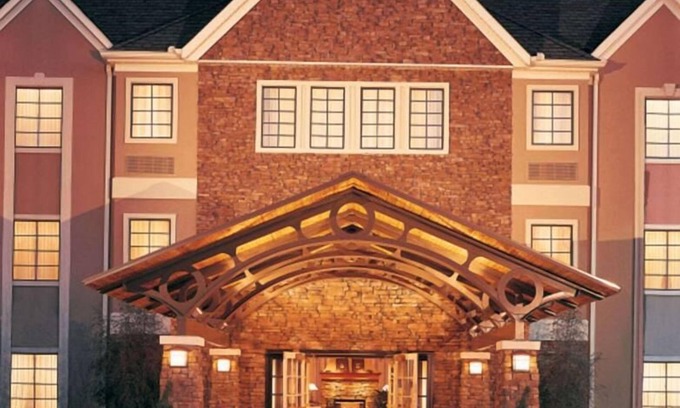 Las Colinas Hotel | Comfort & Convenience! w/ Fully-equipped Kitchen, Parking & Pool Onsite!