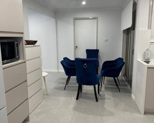 Hinchinbrook Apartamento | Comfort, cosy affordable and new relaxing house-3 Bedrooms - 3 queen beds -Excellent place that suitable for everyone