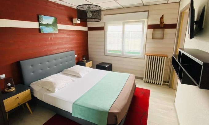 Girmont-Val-d'Ajol Apartamento | Habitacion Doble-Confortable-Baño con ducha-Vista al campo