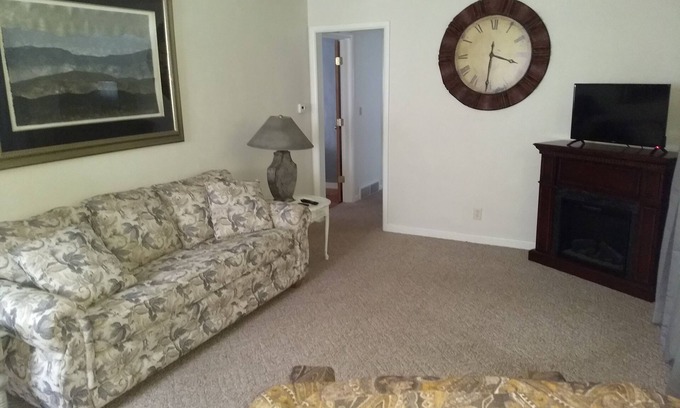 Sioux Falls Casa | Comodidad, amigable, bajo crimen, cerca de parques, hospitales, tiendas