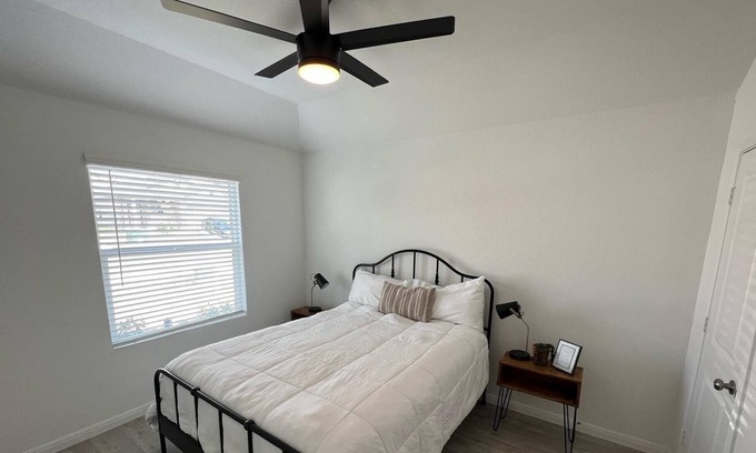 Converse Casa | Comfort in Converse - 3 Bedroom/2 Bath - Close to JBSA Randolph