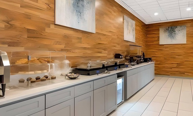 Brooklyn Center Hotel | Comfort Inn