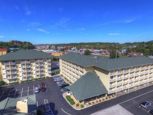 Pigeon Forge Hotel | Comfort Inn & Suites at Dollywood Lane