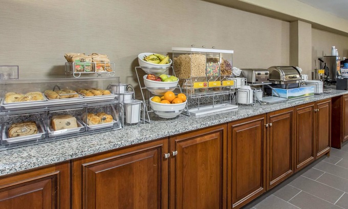 Ashley Oaks Hotel | Comfort Inn & Suites Knoxville West