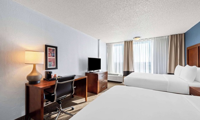 South Central Omaha Hotel | Comfort Inn & Suites Omaha Central