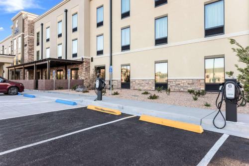 Hurricane Hotel | Comfort Inn & Suites Zion Park Area