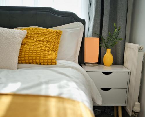 Market Harborough Apartamento | Comfort Lettings - 4 bedroom, 8 Beds & 2 Free Parking, Garden, Family and Workers Friendly