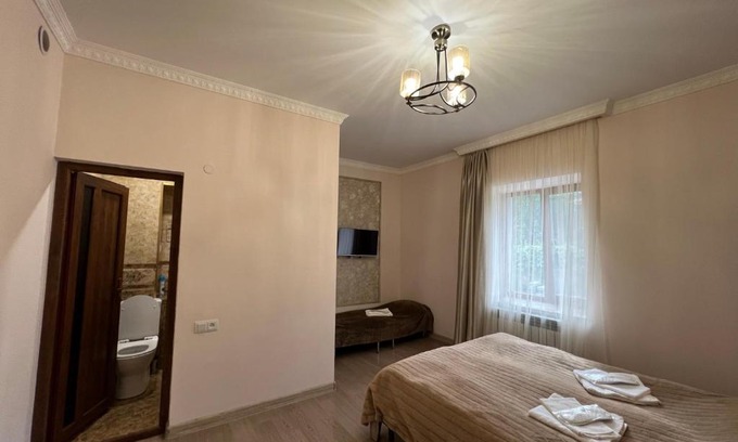 Goris Casa | COMFORT M Guest House